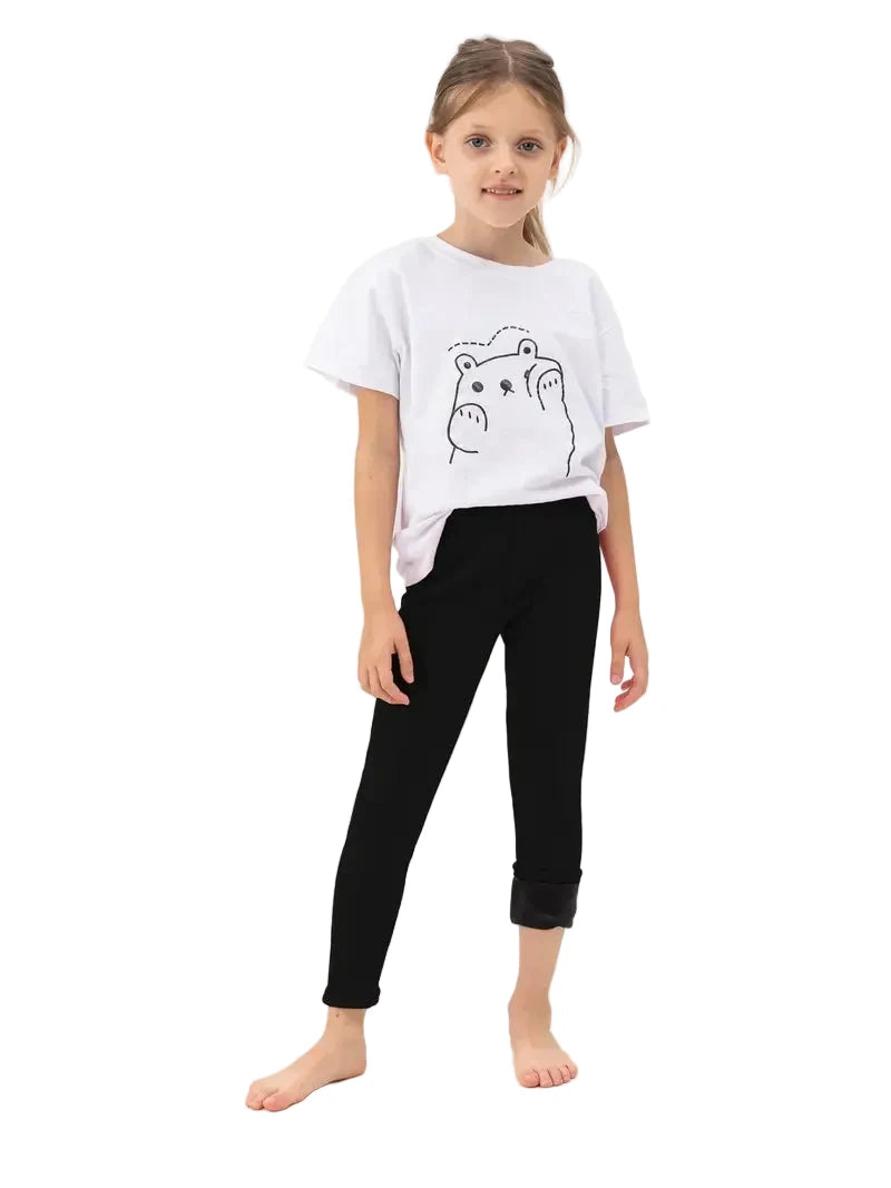 girl wearing black leggings